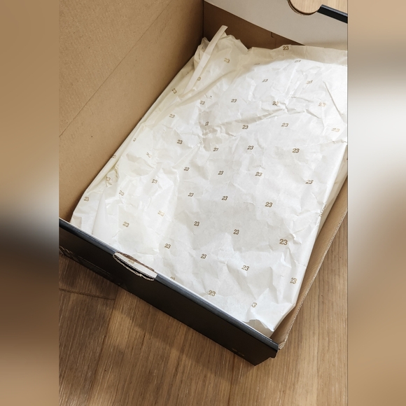 Jordan 10 city edition (London) w/ original box - Picture 16 of 16